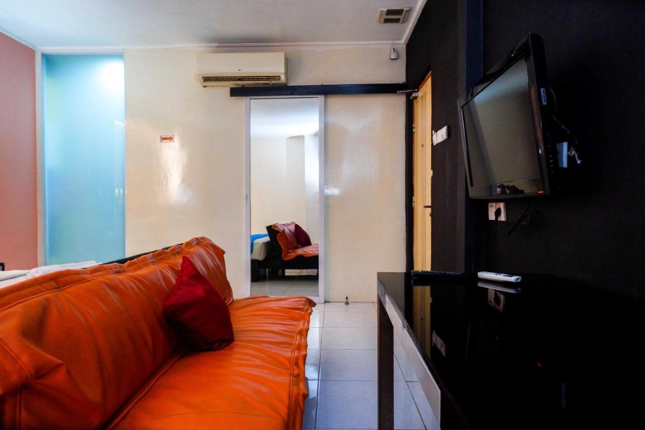 Sans Hotel International Surabaya Gubeng Kültér fotó
